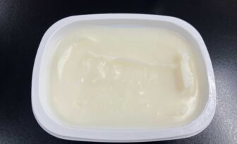 カップに入れたショートニング