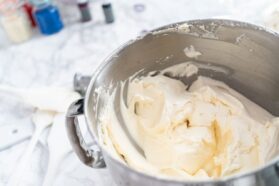 マーガリンでもバタークリームは作れる！開発担当者が解説